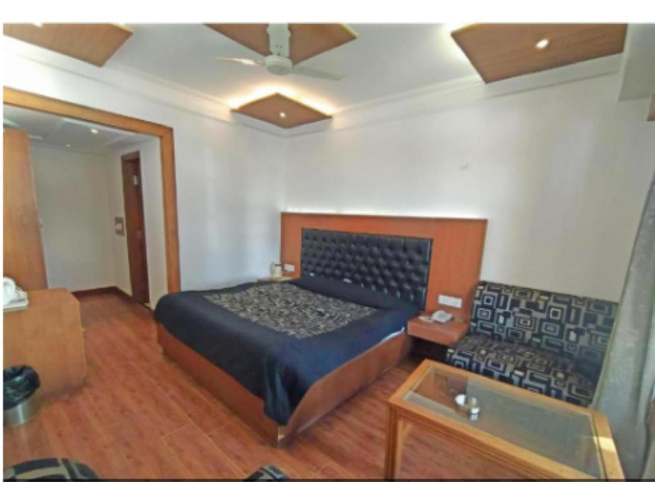 Hotel Horizon Near Picture Palace Bus Stand, Мусори Екстериор снимка