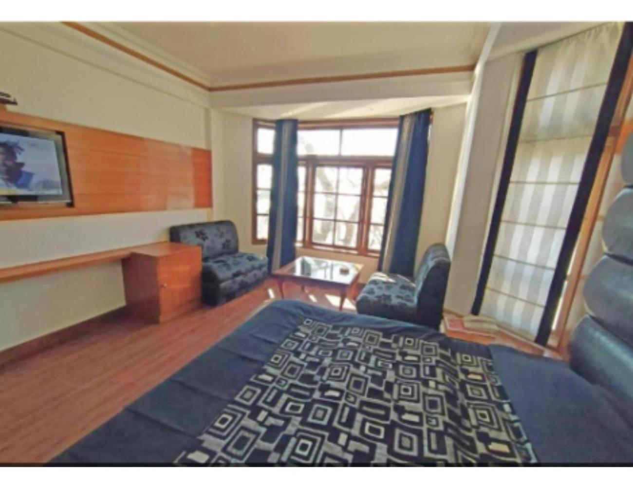 Hotel Horizon Near Picture Palace Bus Stand, Мусори Екстериор снимка
