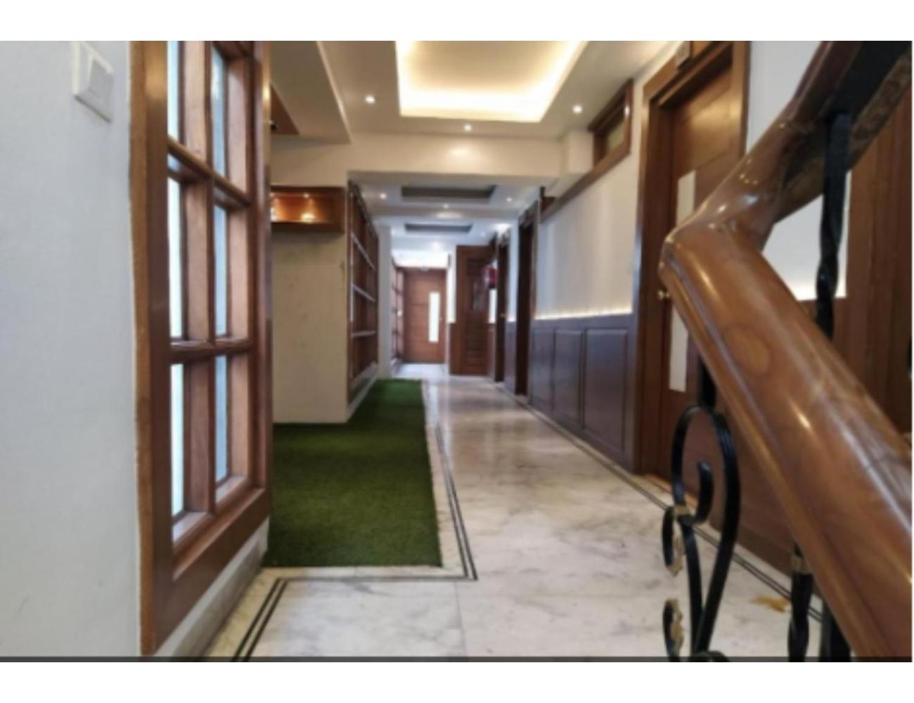 Hotel Horizon Near Picture Palace Bus Stand, Мусори Екстериор снимка